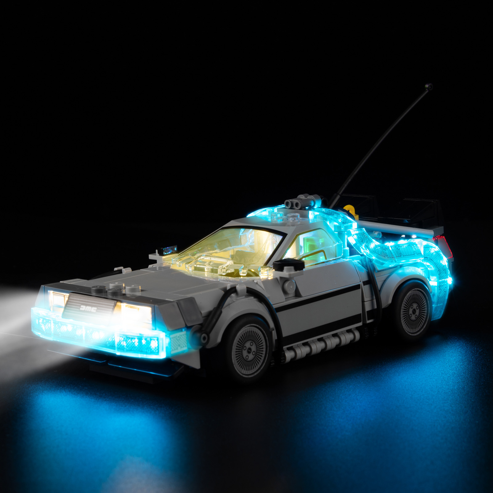 مجموعة إضاءة LED لآلة الزمن من - مراجعة Model Kit Fantasy وسعره